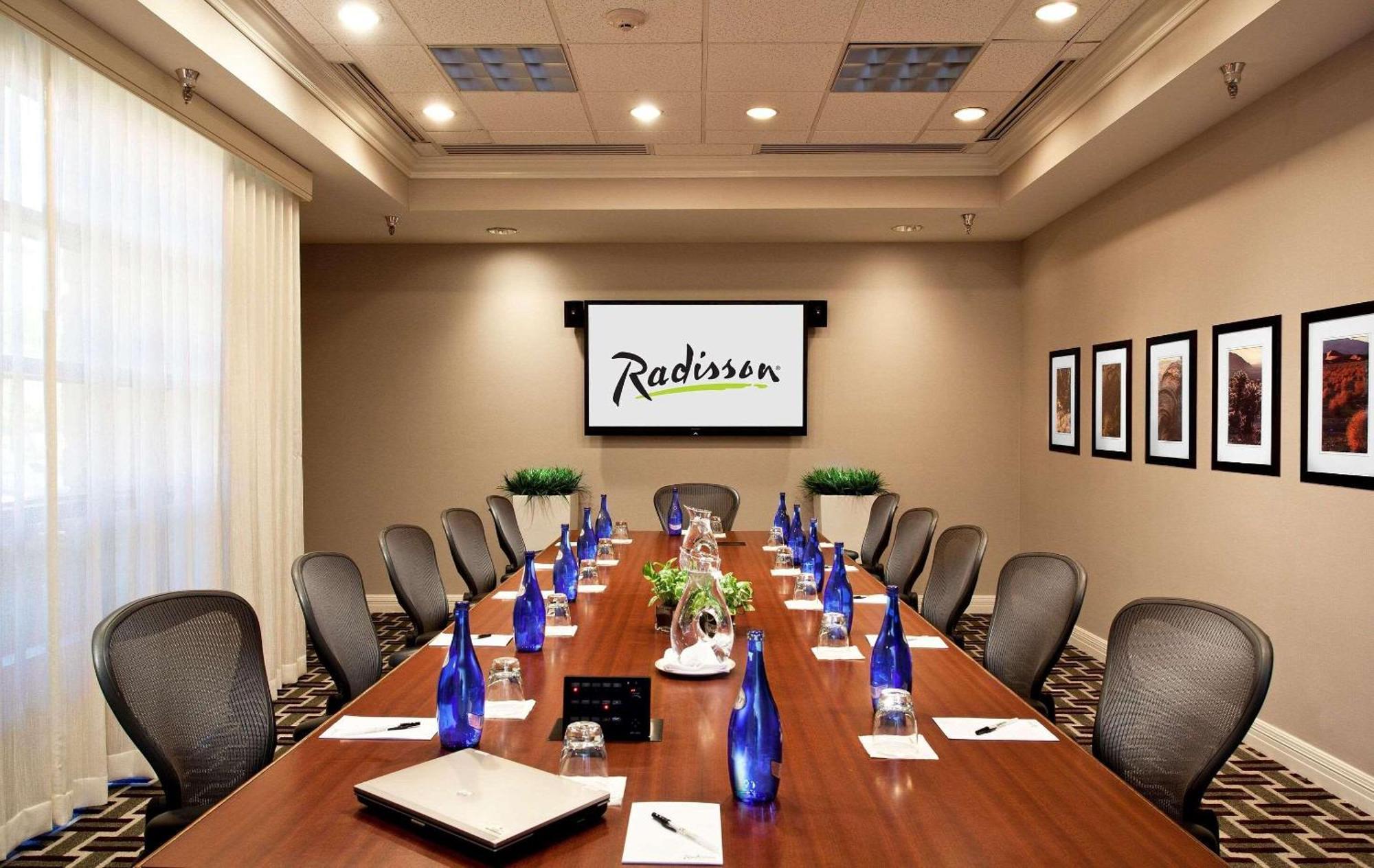 Radisson Hotel Phoenix Airport Εξωτερικό φωτογραφία