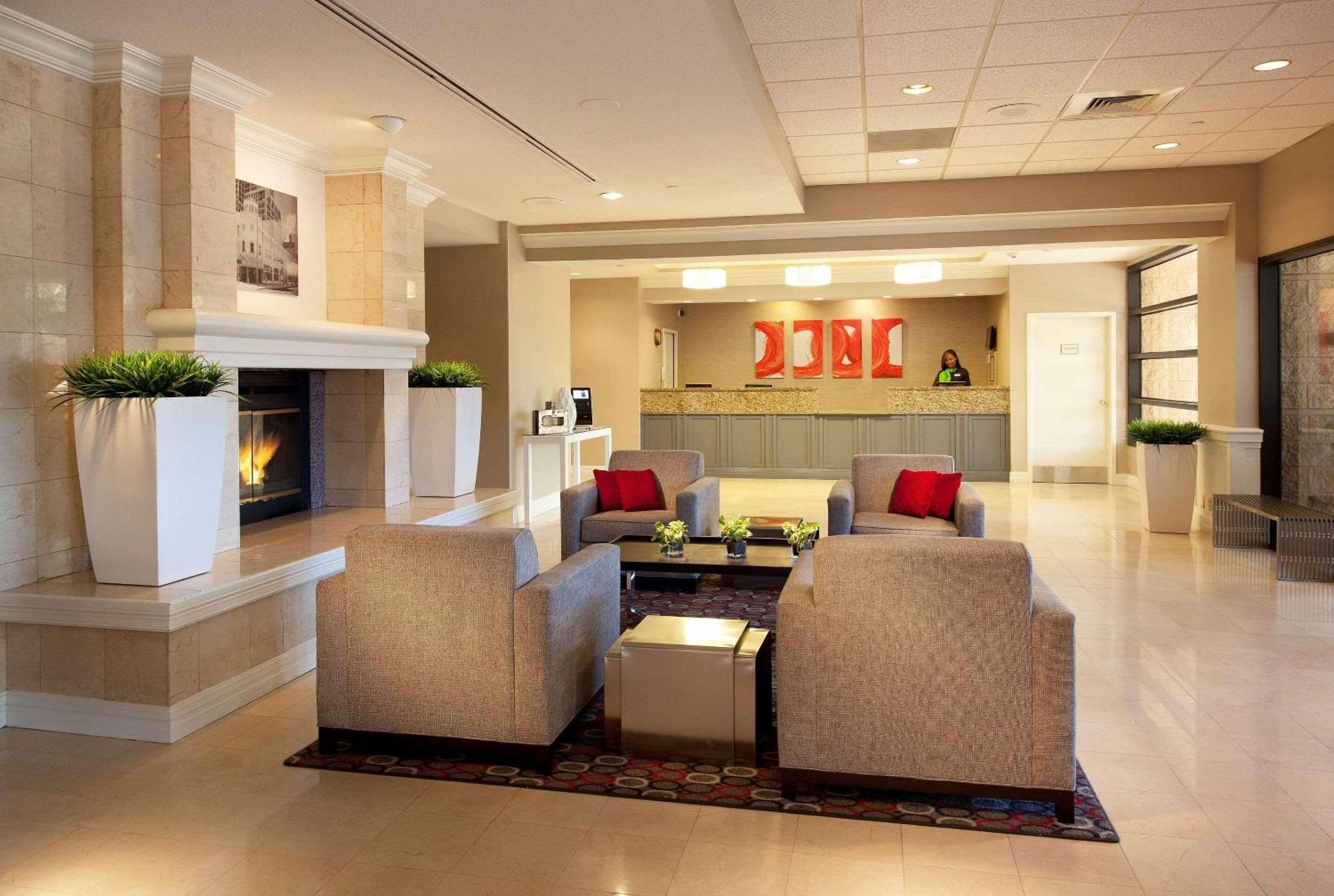 Radisson Hotel Phoenix Airport Εξωτερικό φωτογραφία