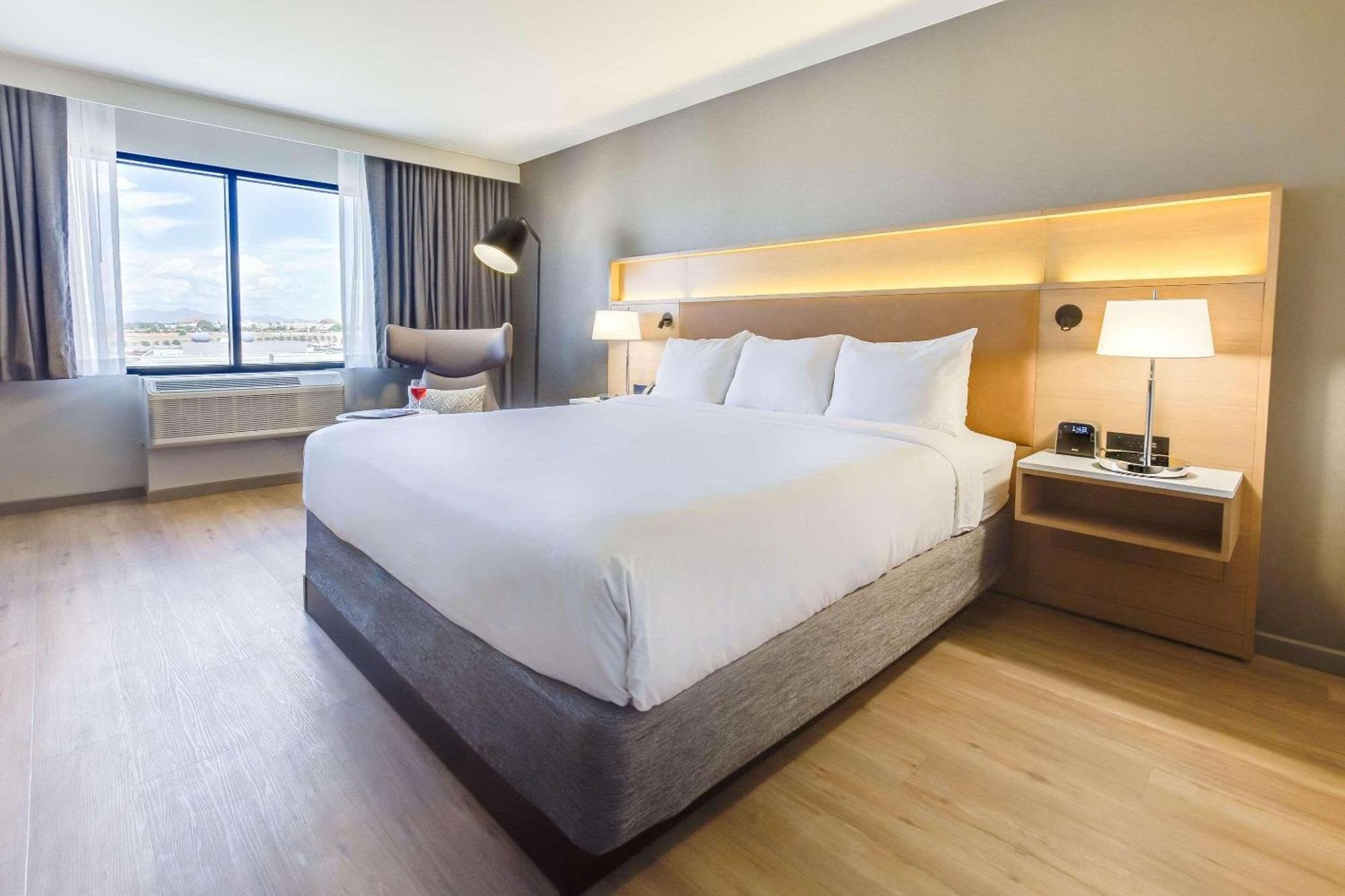 Radisson Hotel Phoenix Airport Εξωτερικό φωτογραφία